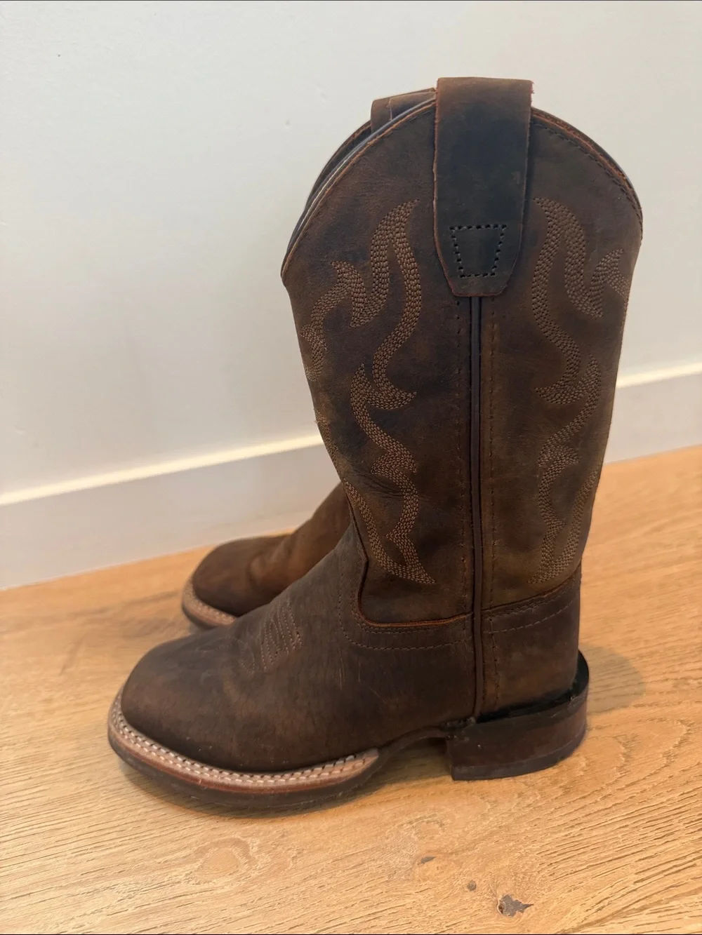 Cody James Boys’ Nash Distressed Western / Cowboy Boots - Broad Square Toe, 12